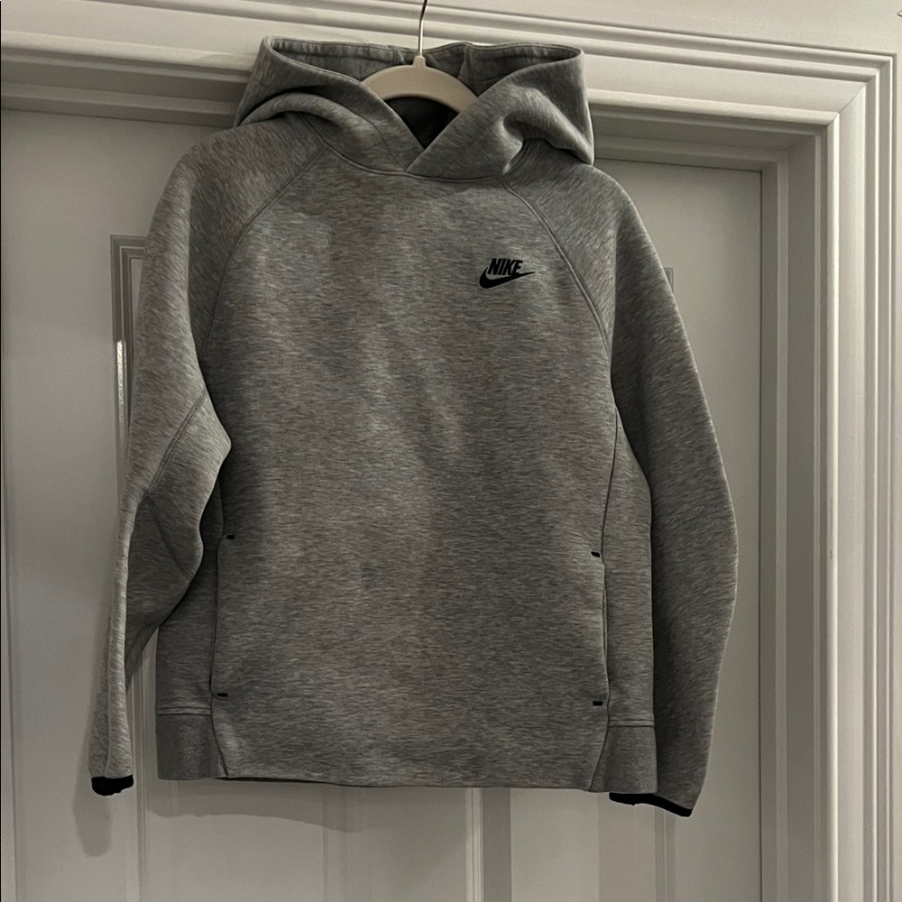 Nike Heather Gray Pullover Hoodie